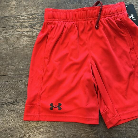 Under Armour Youth XS Red Athletic Shorts - Picture 6 of 7